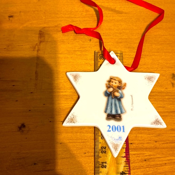 Vintage Hummel Porcelain 2001 Joyful Recital Star Shaped Angel Ornament #1718 - Picture 8 of 8